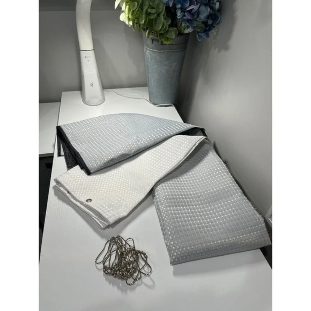 Gray White Geometric Shower Curtain‎ Set With Hooks